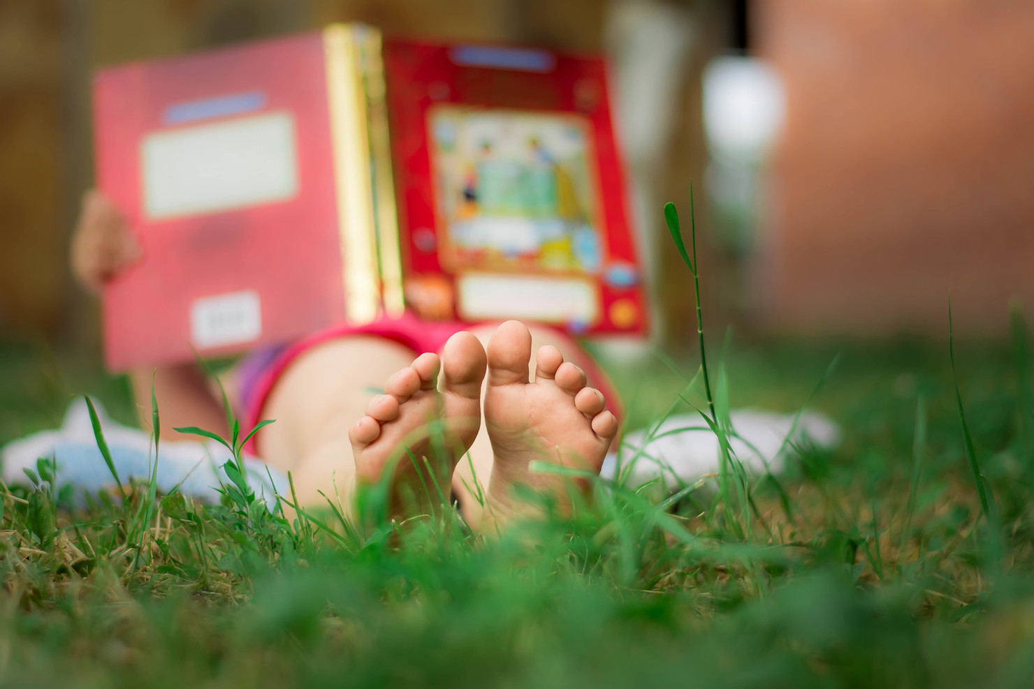 Kids reading