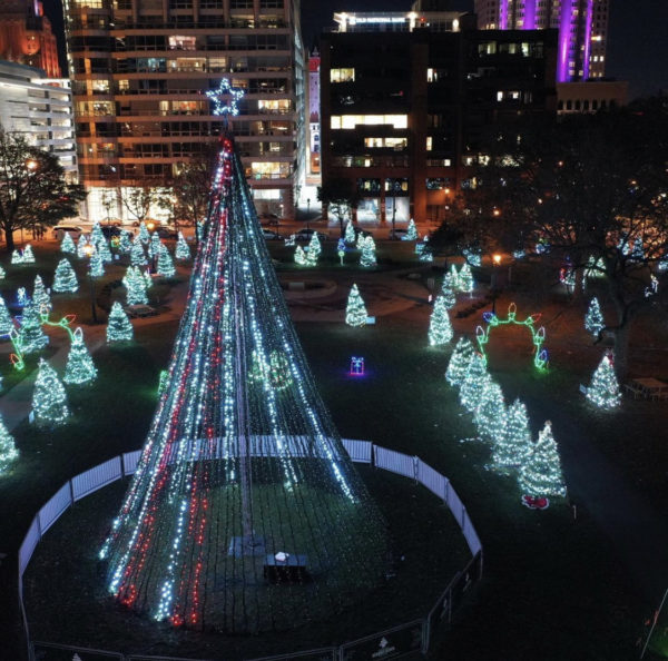 Milwaukee Holiday Lights Festival: Must Visit Stops (2021) - Milwaukee ...