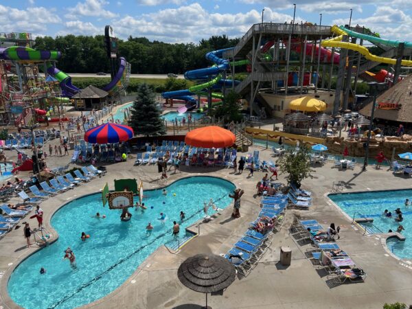 5 Best Indoor Water Parks Near Milwaukee (2024) - Milwaukee With Kids