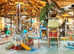 10 Best Indoor Water Parks in Wisconsin (2023) - Milwaukee With Kids