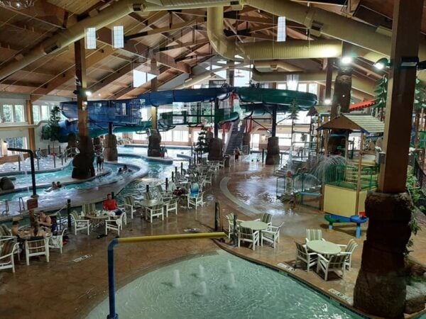 13 Best Indoor Water Parks in Illinois & Wisconsin (2023) - Milwaukee ...